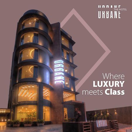 Urbane The Hotel Ahmedabad Bagian luar foto