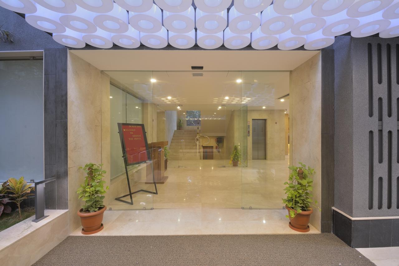 Urbane The Hotel Ahmedabad Bagian luar foto